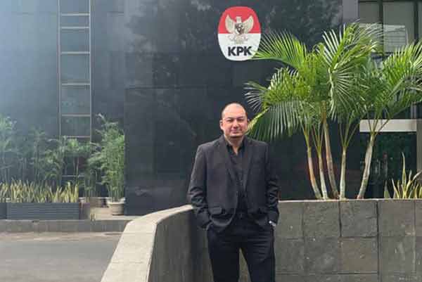 Mr. Lalwani at the KPK Anti corruption headquarter in Jakarta 